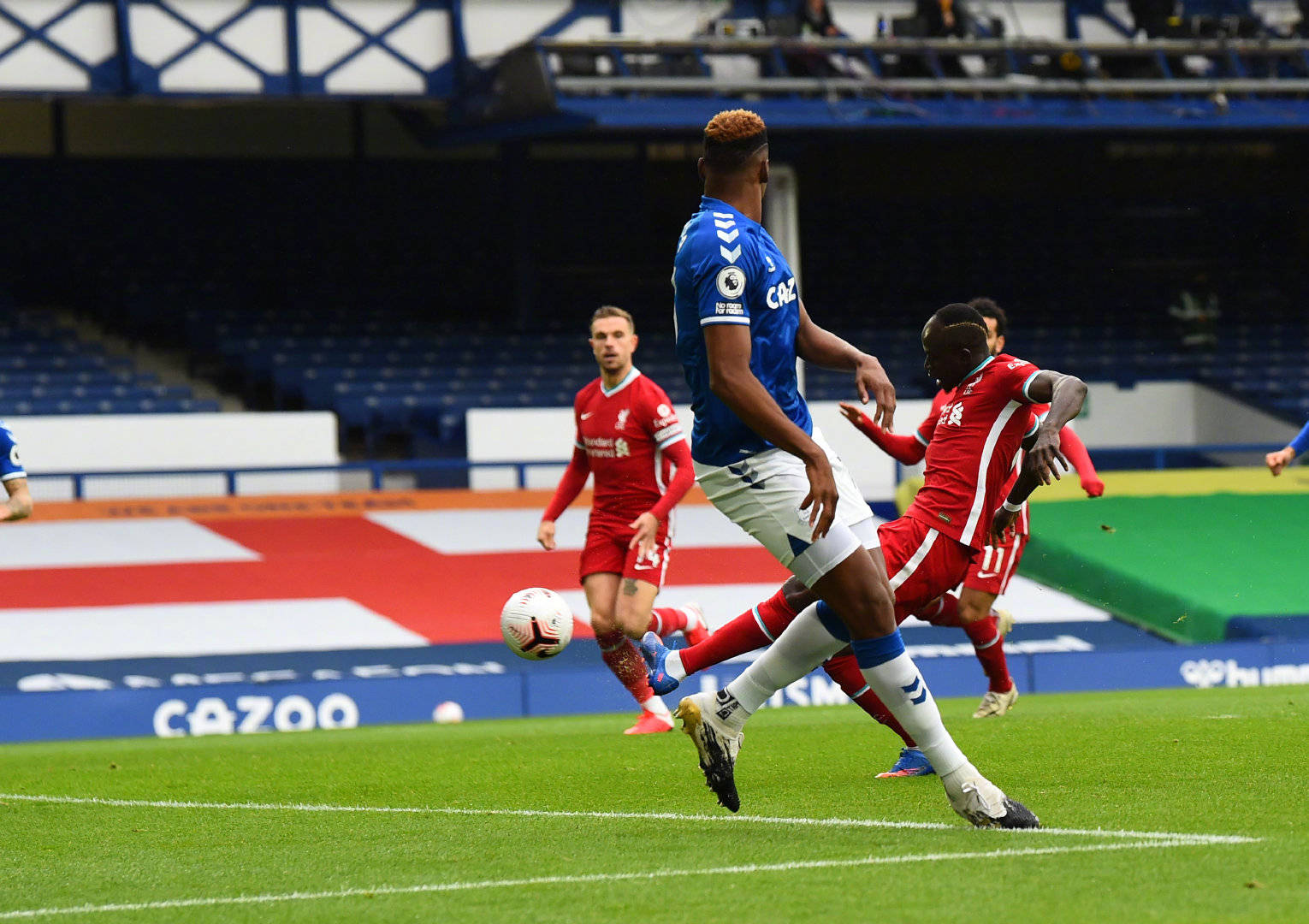 争锋相对 争锋相对